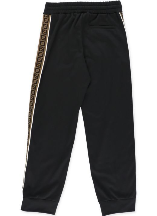 Trackpant with loged bend